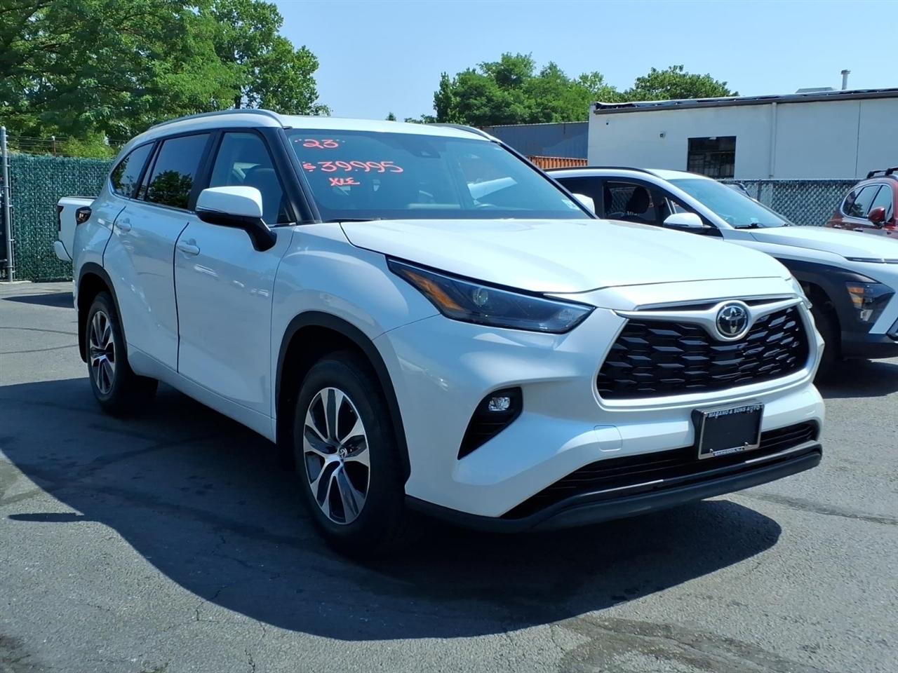 Toyota Highlander Platinum AWD (Natl) 2023
