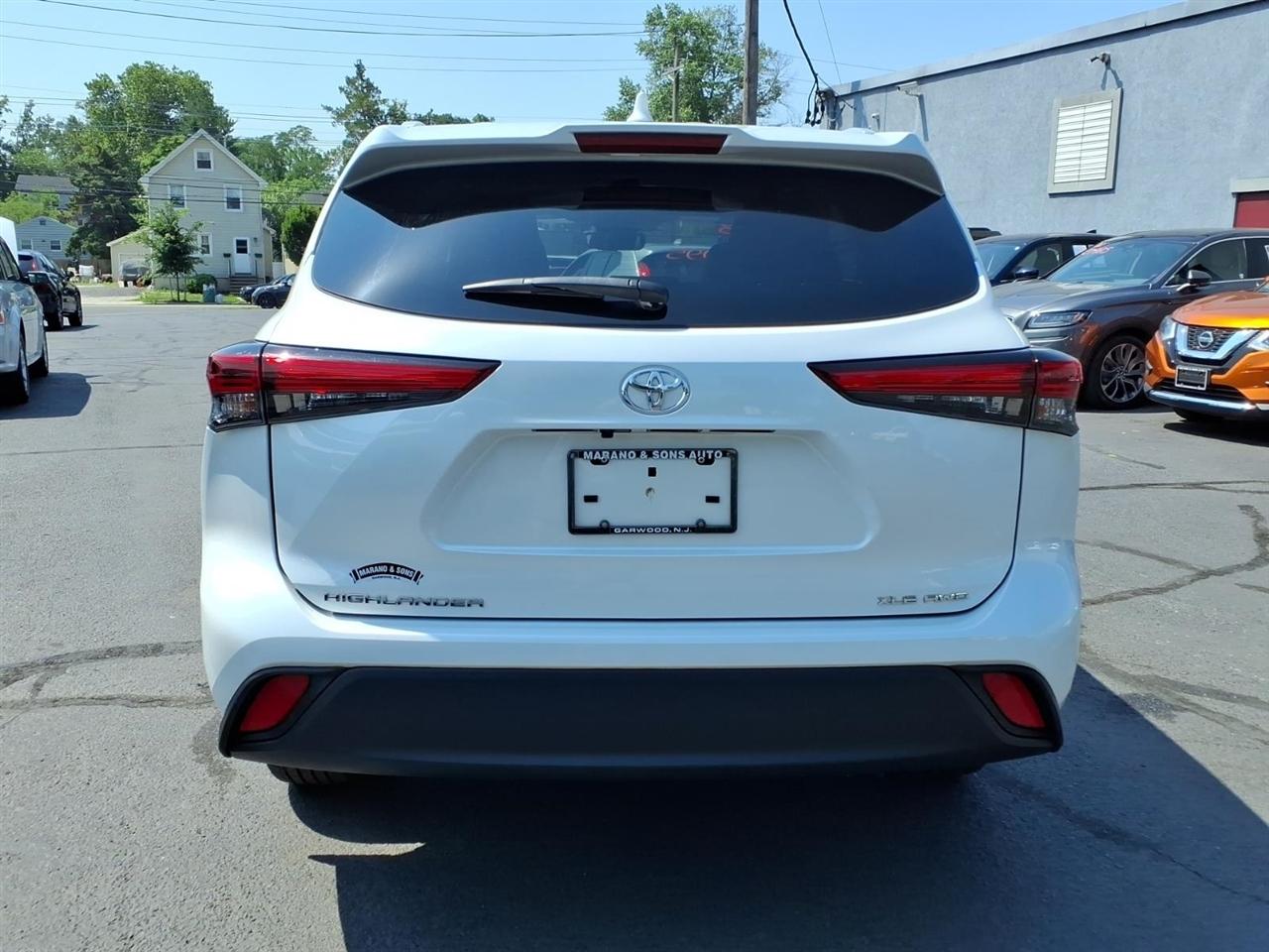 Toyota Highlander Platinum AWD (Natl) 2023