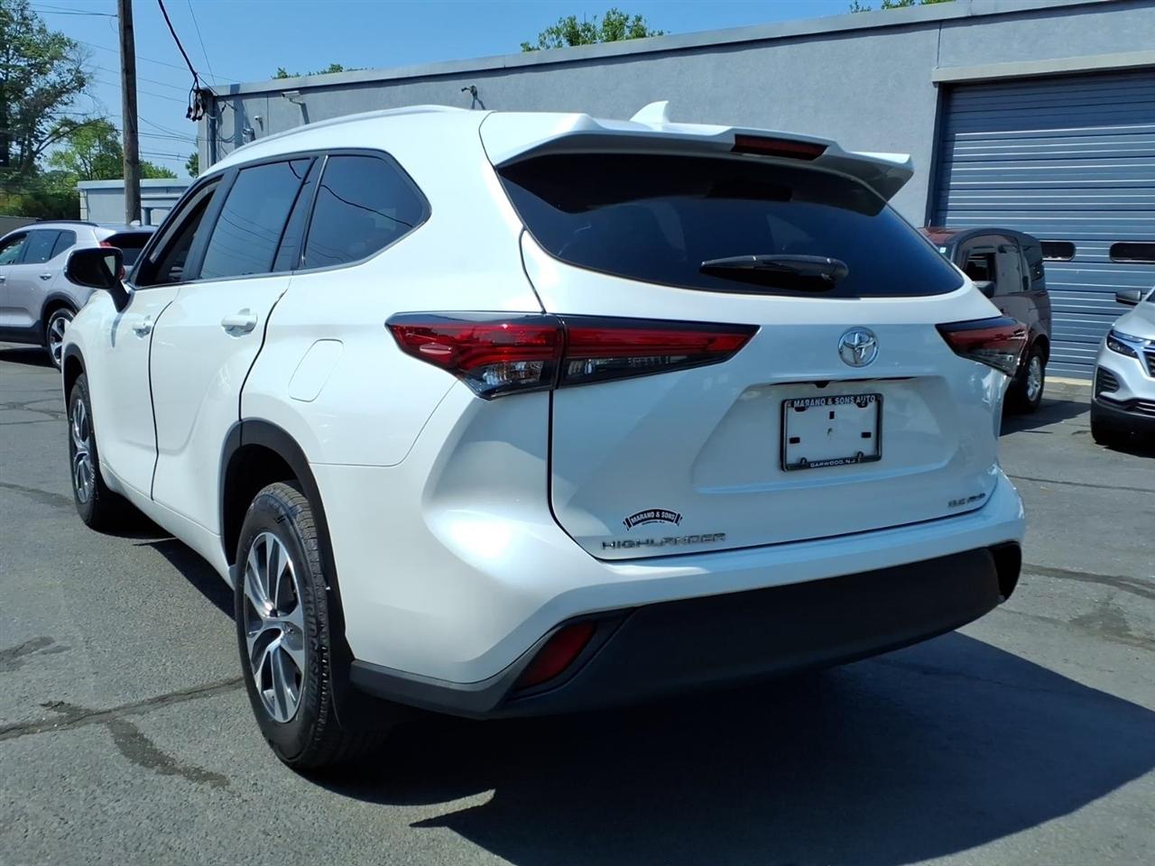 Toyota Highlander Platinum AWD (Natl) 2023