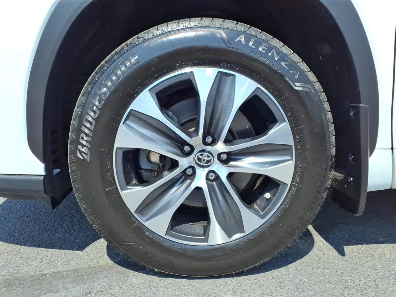 Toyota Highlander Platinum AWD (Natl) 2023