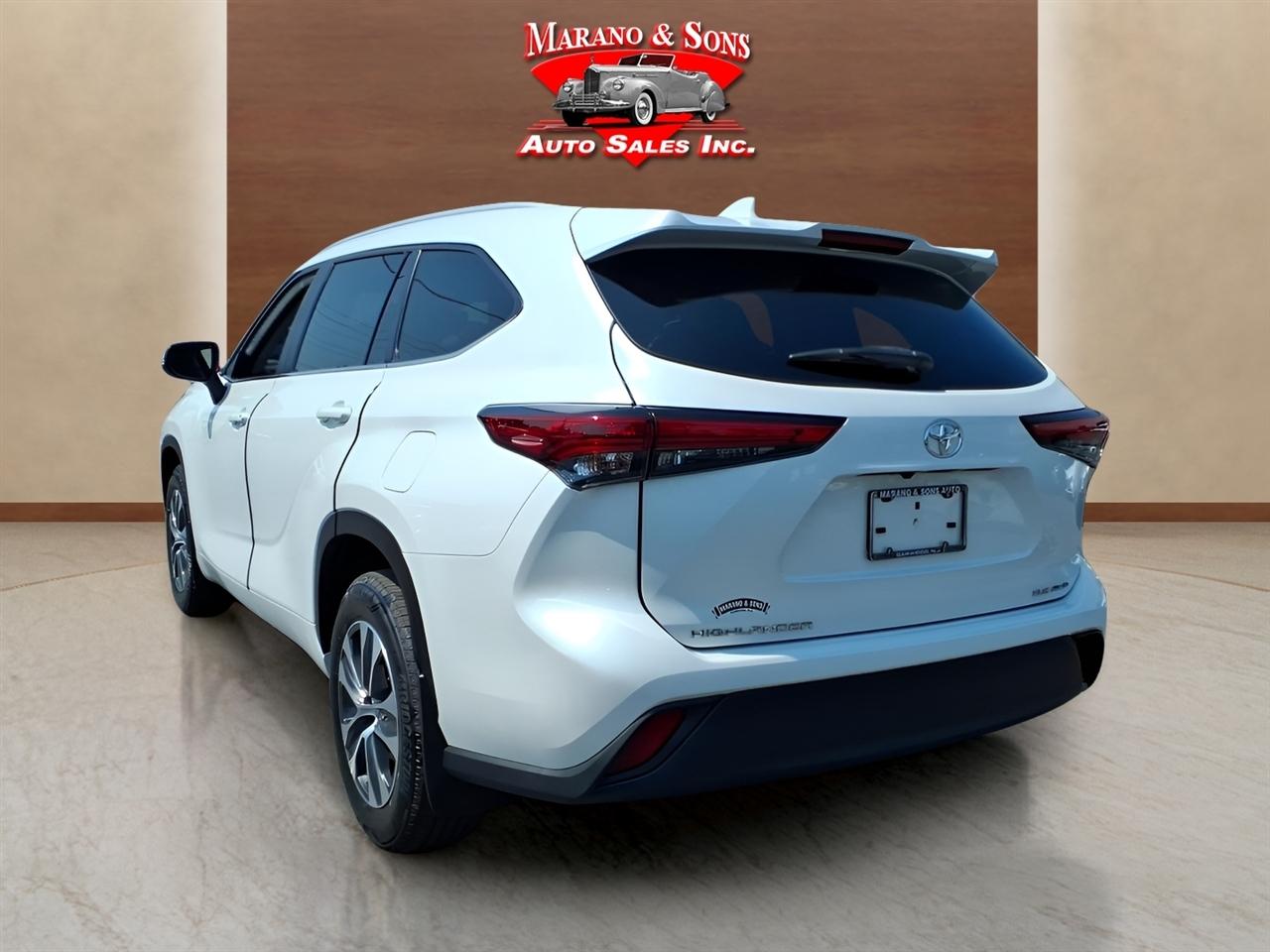 Toyota Highlander Platinum AWD (Natl) 2023