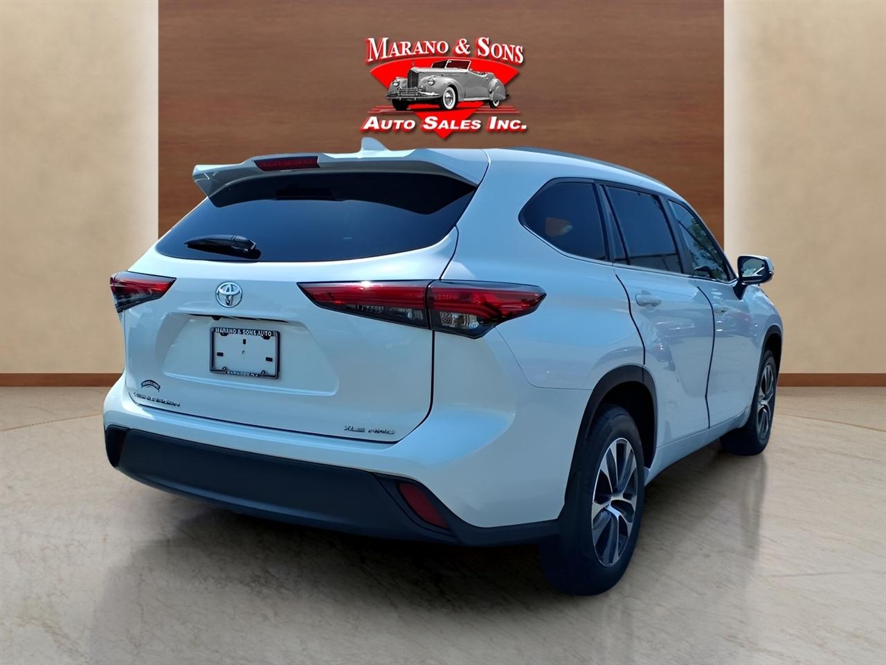 Toyota Highlander Platinum AWD (Natl) 2023