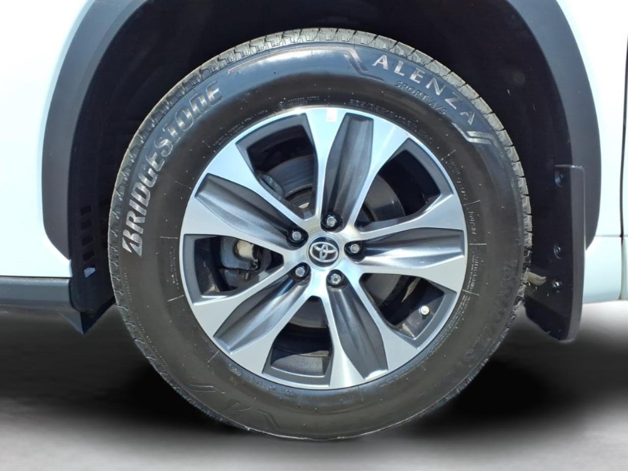 Toyota Highlander Platinum AWD (Natl) 2023