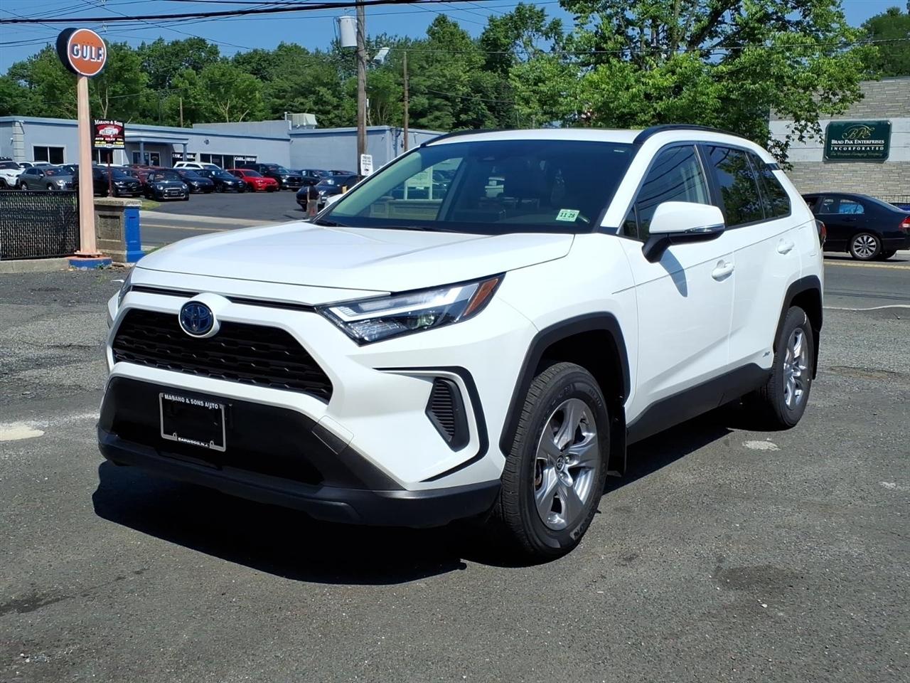 Toyota RAV4 Hybrid XLE AWD (Natl) 2023