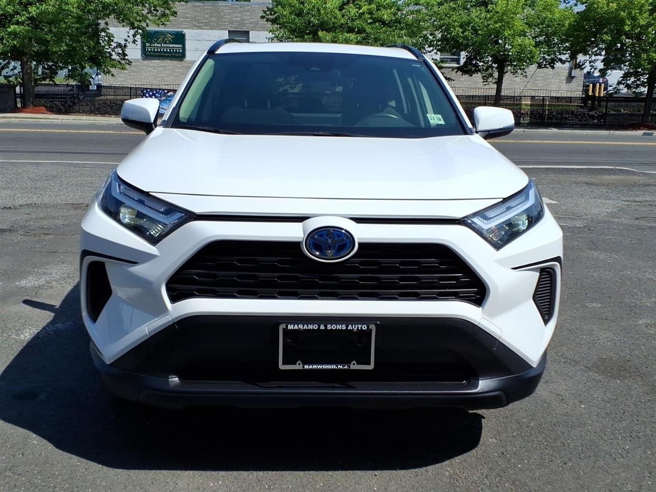 Toyota RAV4 Hybrid XLE AWD (Natl) 2023