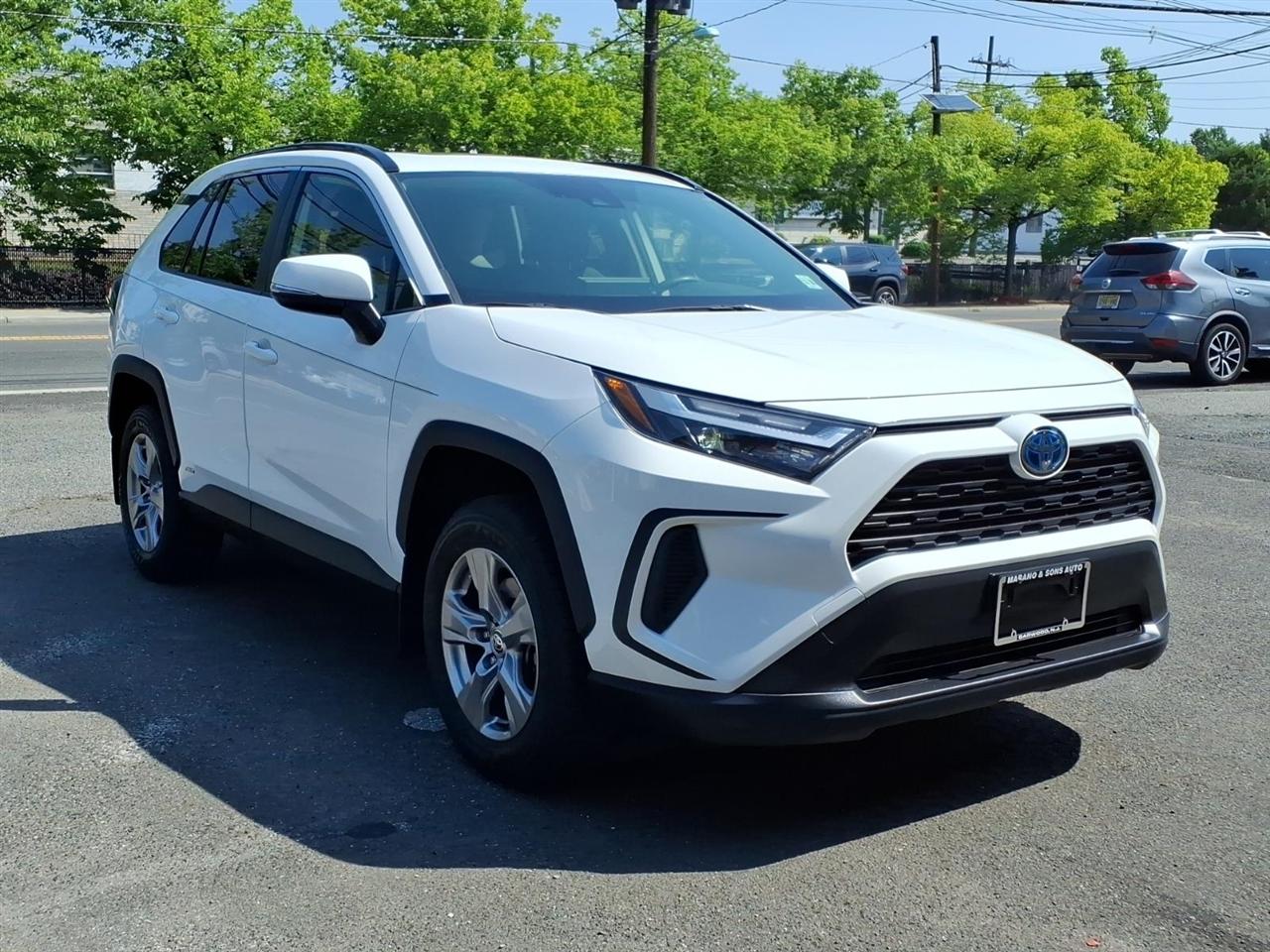 Toyota RAV4 Hybrid XLE AWD (Natl) 2023