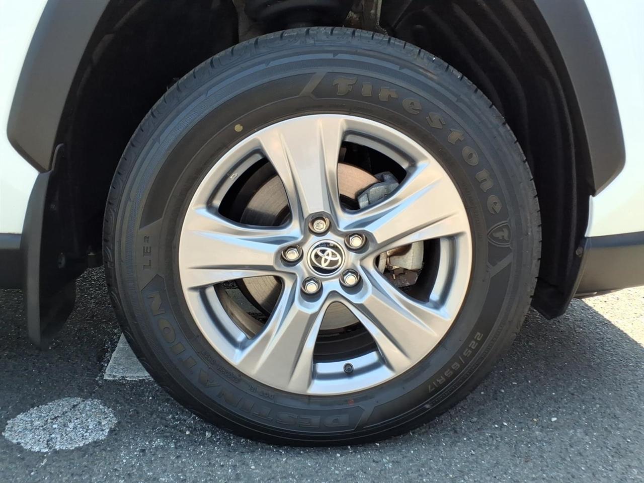 Toyota RAV4 Hybrid XLE AWD (Natl) 2023