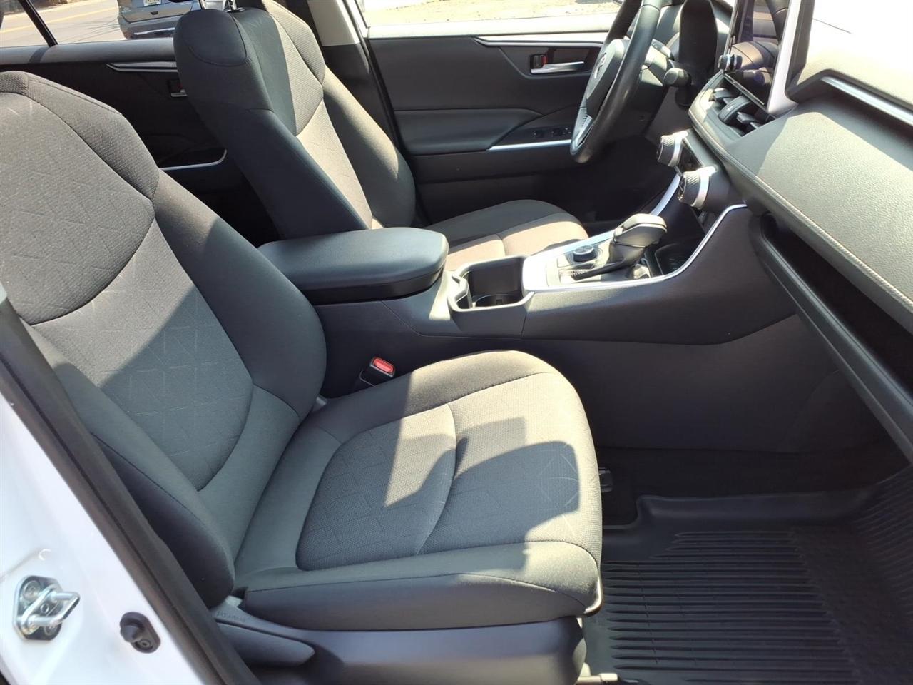 Toyota RAV4 Hybrid XLE AWD (Natl) 2023