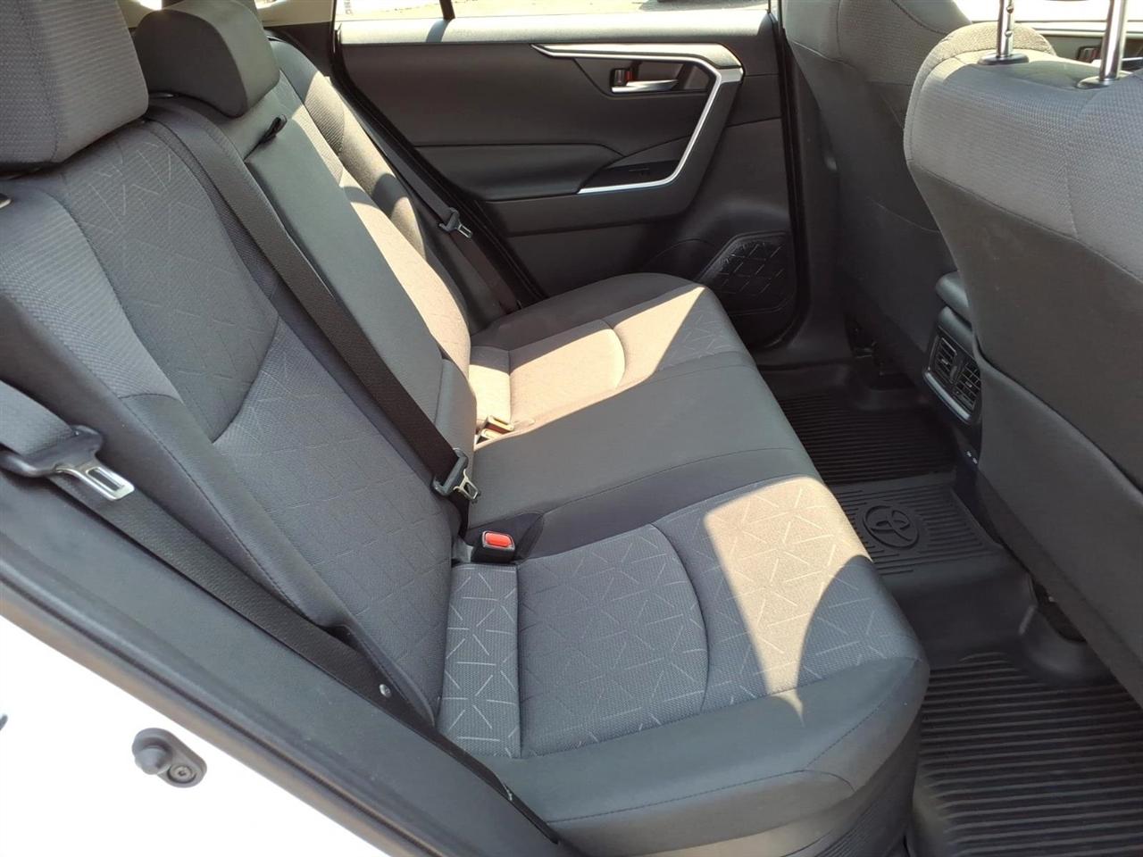 Toyota RAV4 Hybrid XLE AWD (Natl) 2023