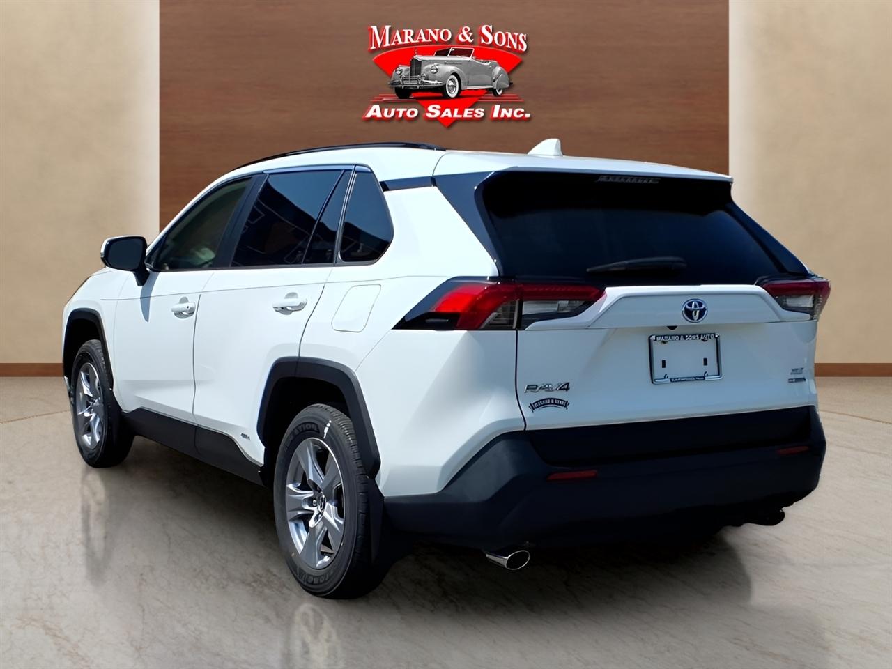 Toyota RAV4 Hybrid XLE AWD (Natl) 2023
