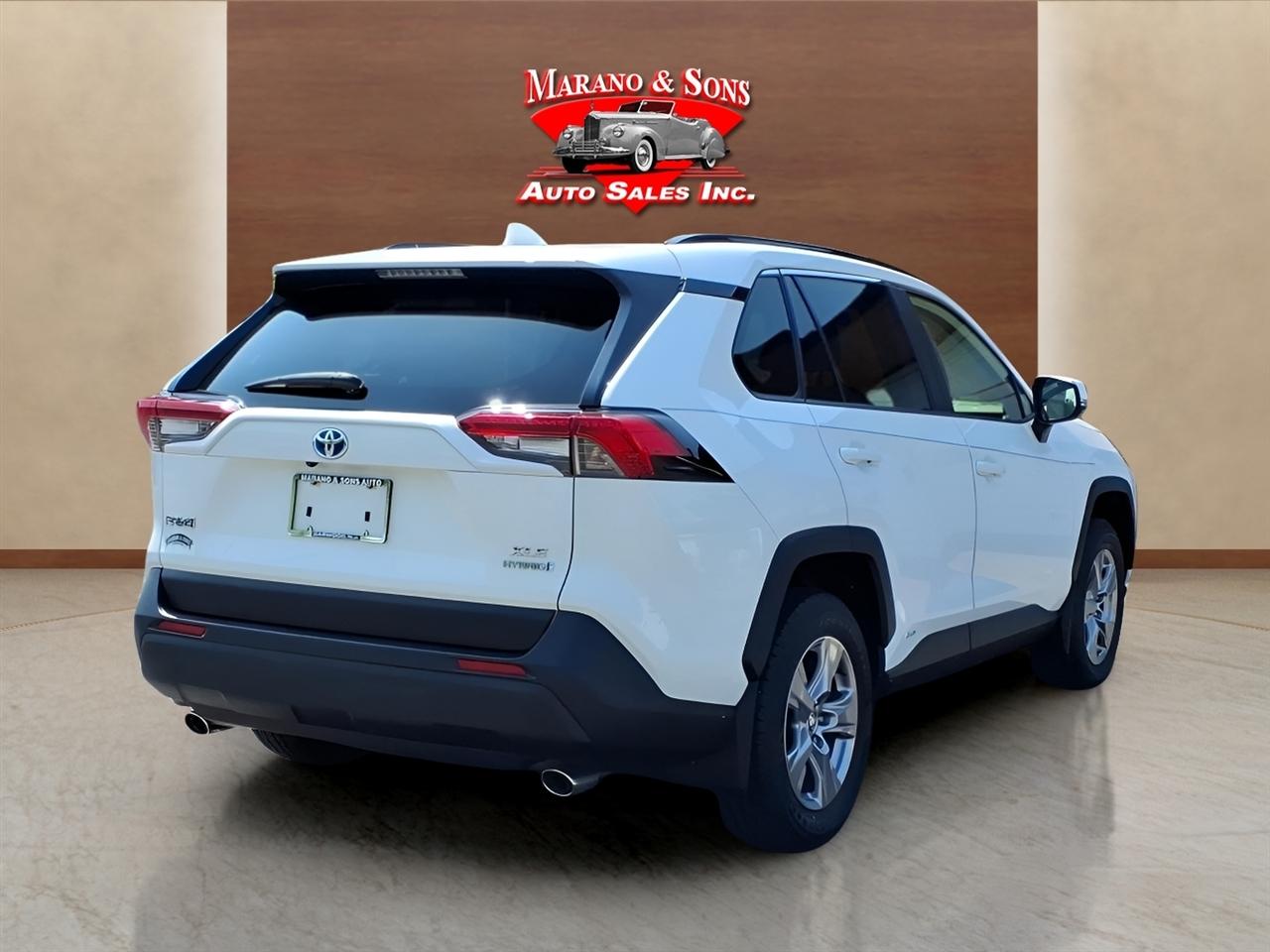 Toyota RAV4 Hybrid XLE AWD (Natl) 2023