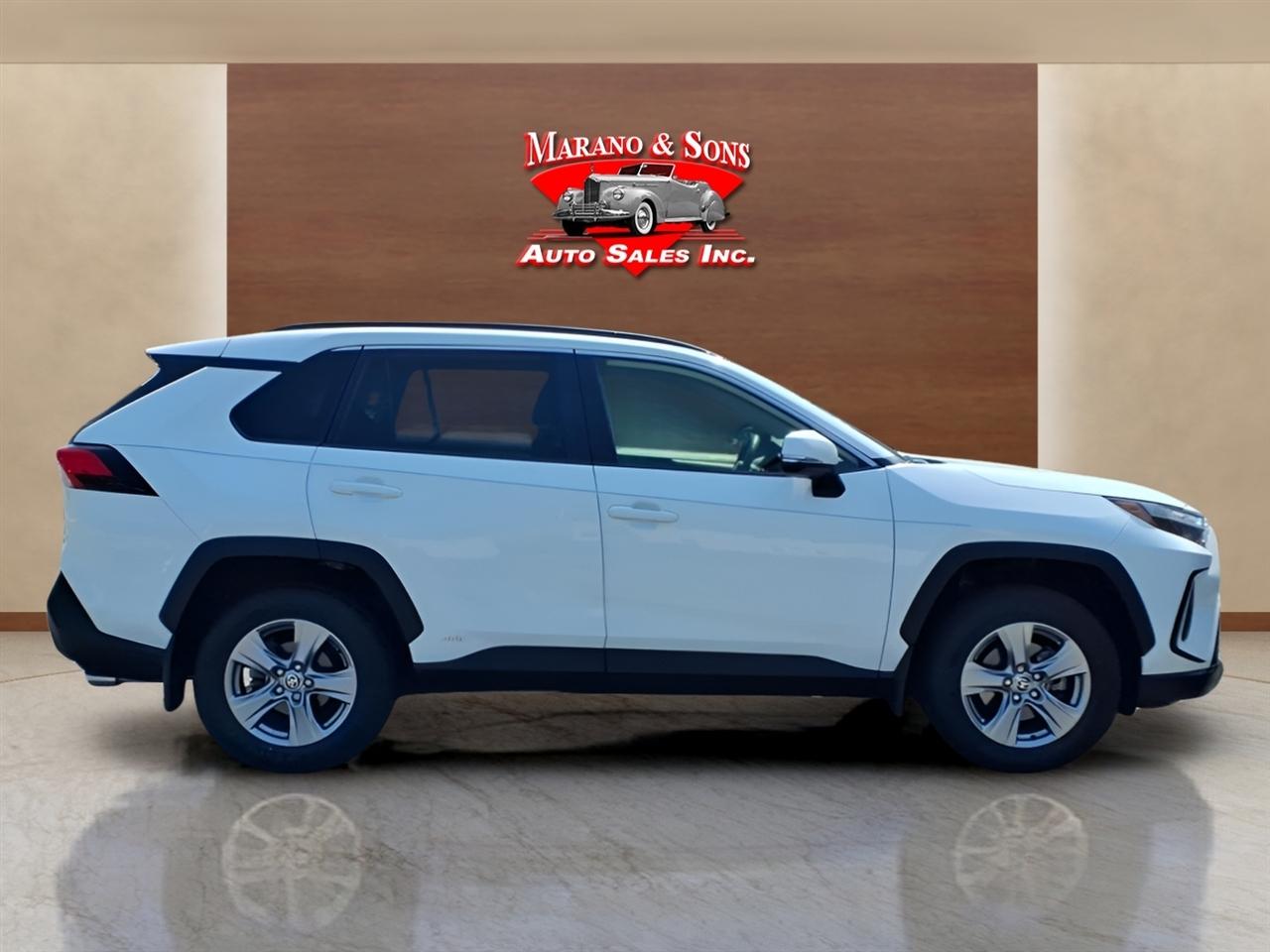 Toyota RAV4 Hybrid XLE AWD (Natl) 2023