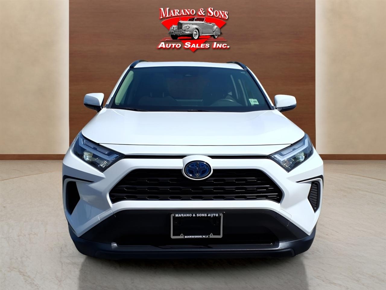 Toyota RAV4 Hybrid XLE AWD (Natl) 2023