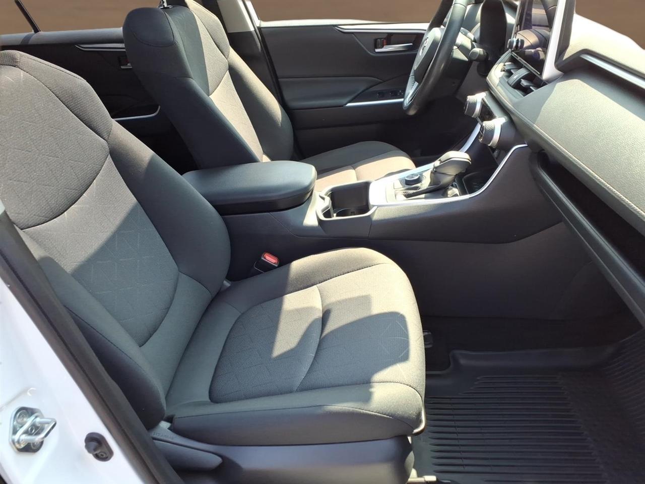 Toyota RAV4 Hybrid XLE AWD (Natl) 2023