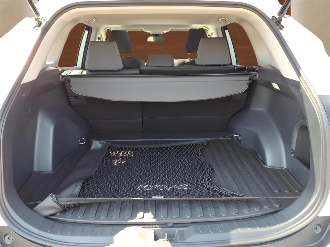 Toyota RAV4 Hybrid XLE AWD (Natl) 2023