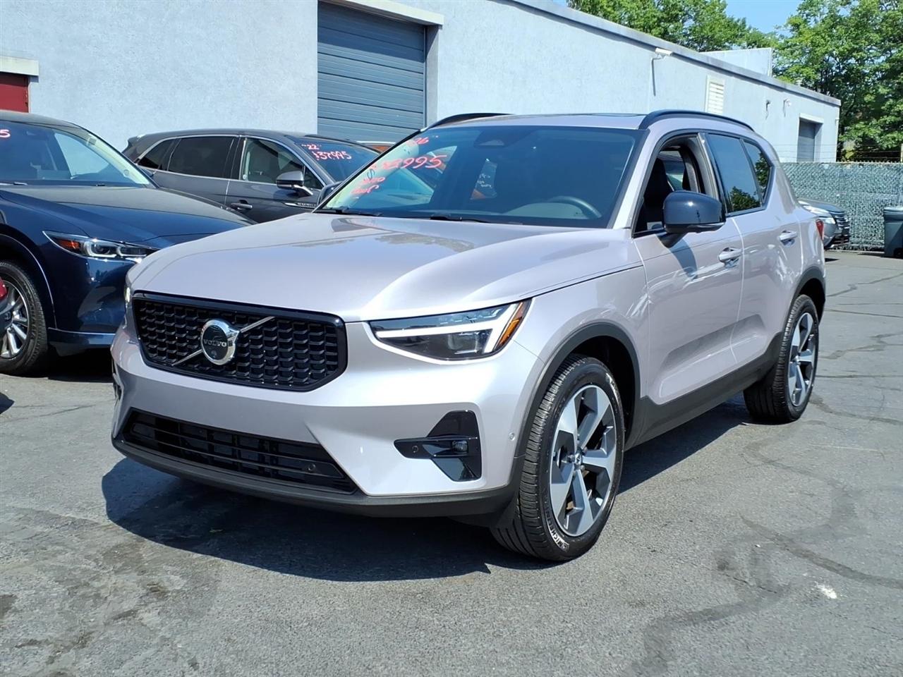 Volvo XC40 B5 AWD Plus 2026