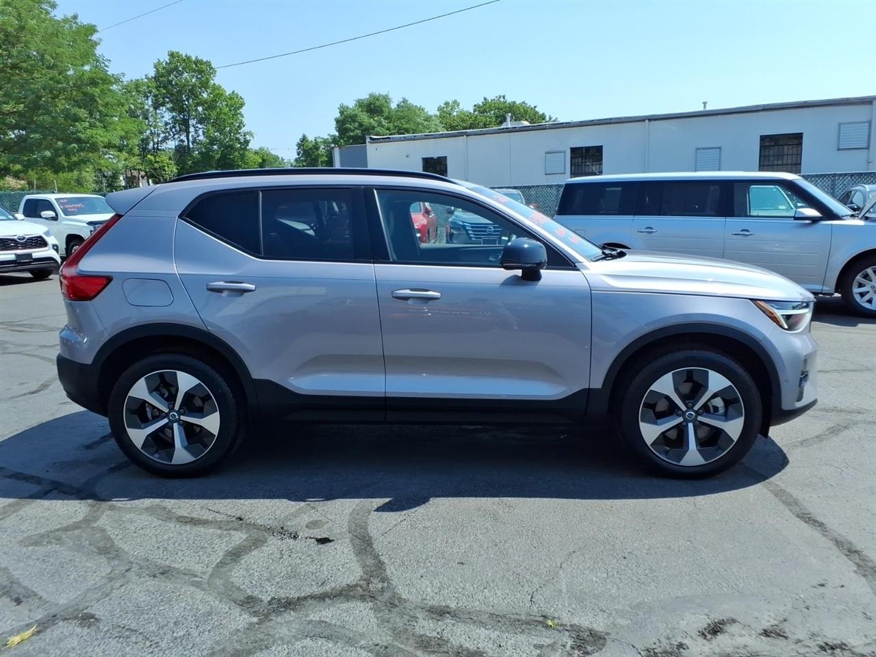 Volvo XC40 B5 AWD Plus 2026