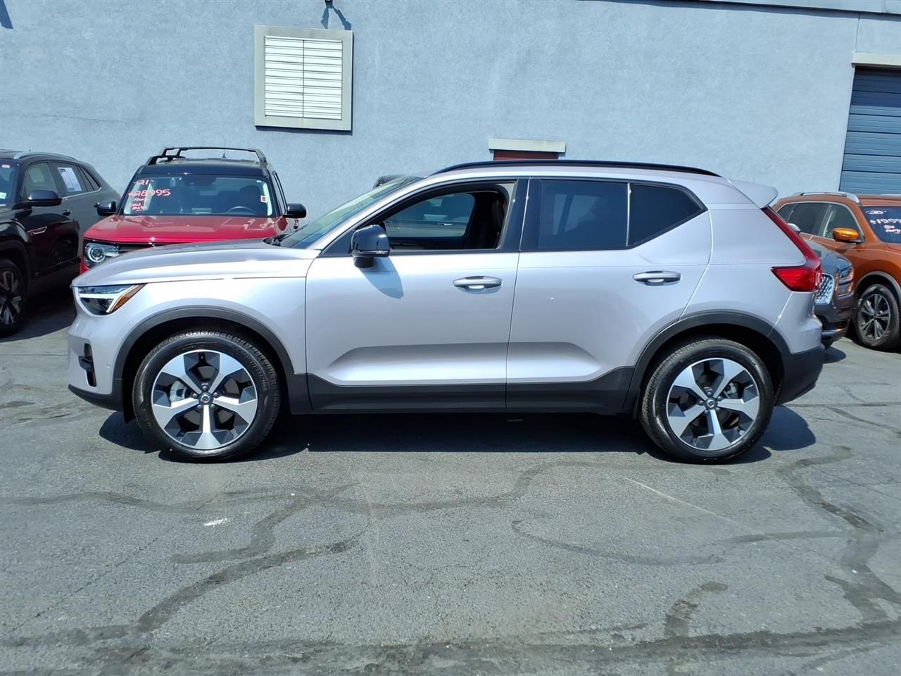 Volvo XC40 B5 AWD Plus 2026