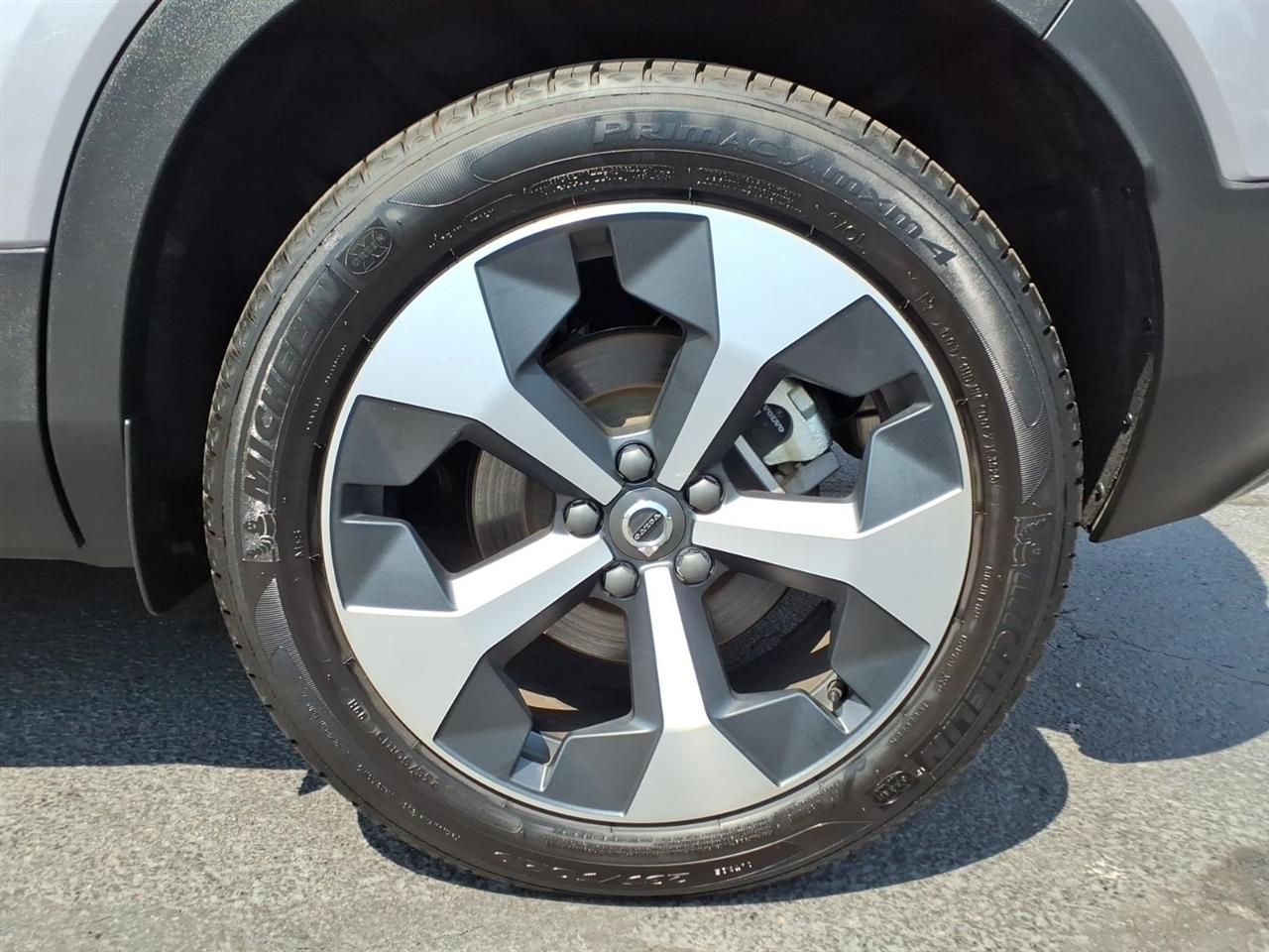 Volvo XC40 B5 AWD Plus 2026