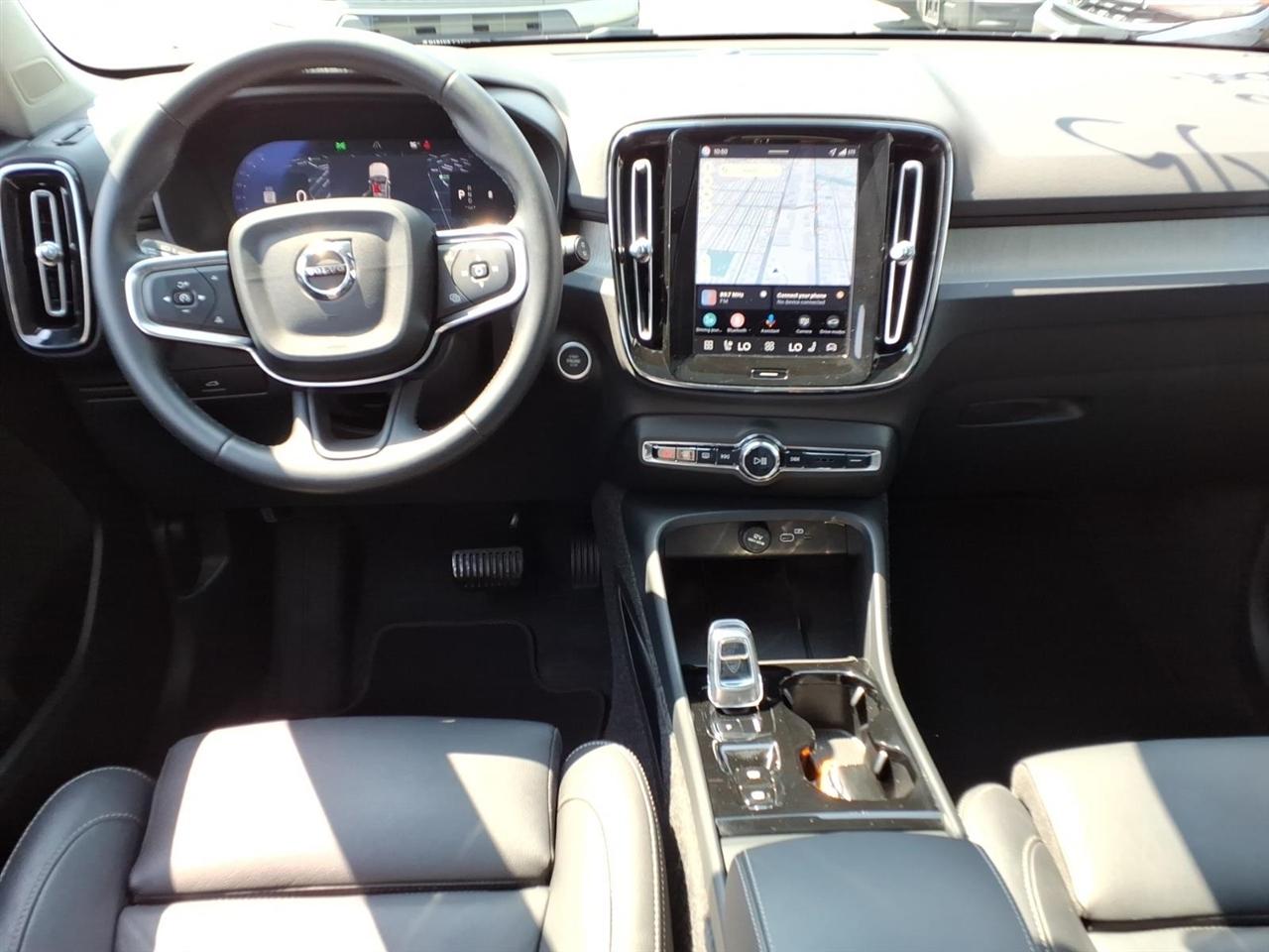 Volvo XC40 B5 AWD Plus 2026