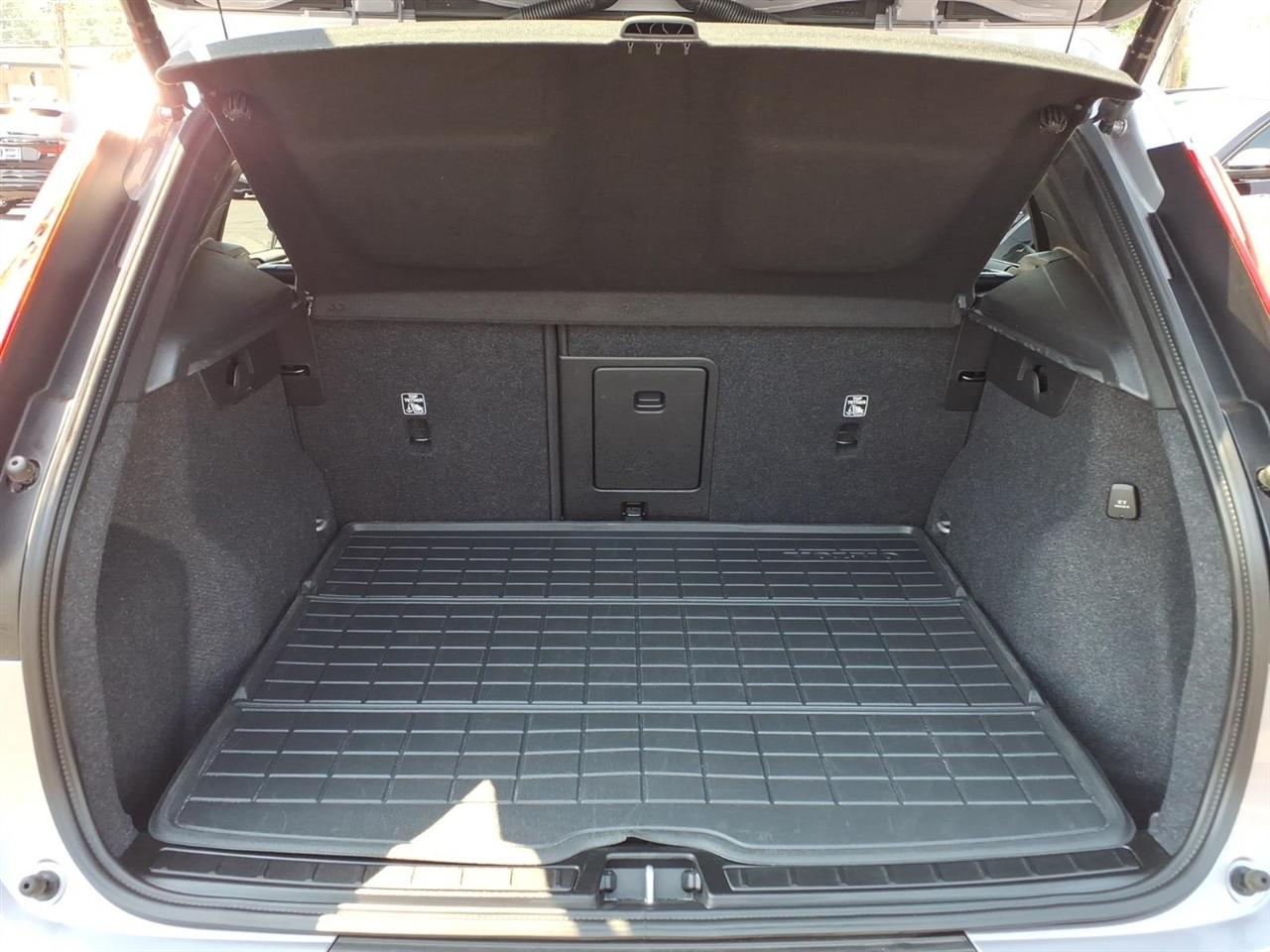 Volvo XC40 B5 AWD Plus 2026