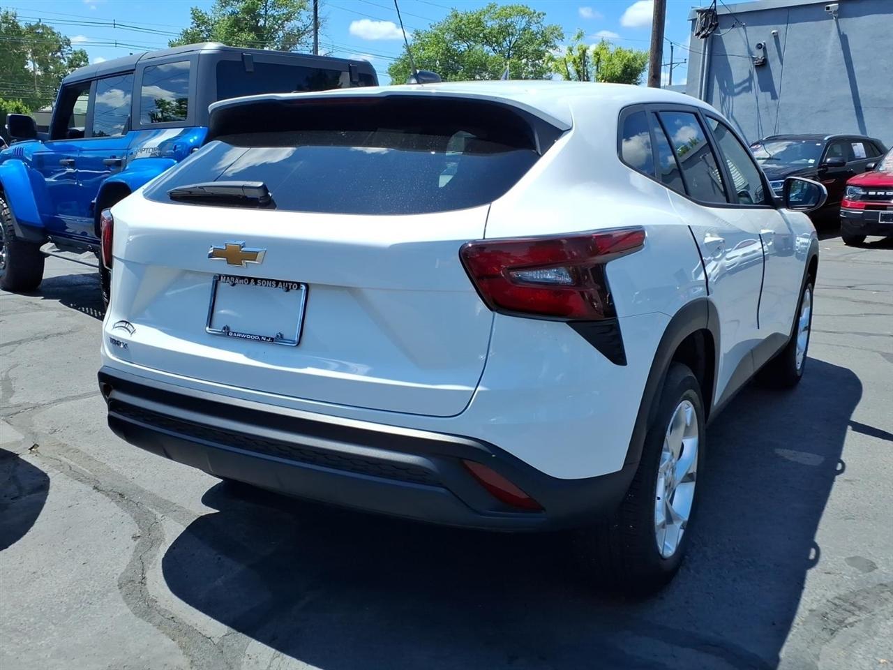 Chevrolet Trax FWD 4dr LS 2024