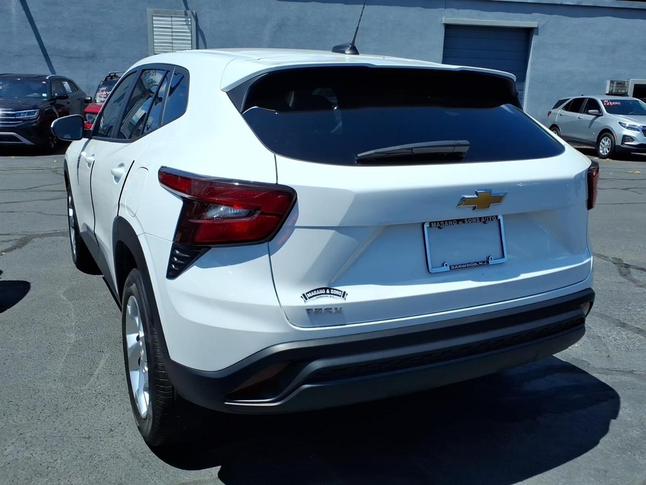 Chevrolet Trax FWD 4dr LS 2024