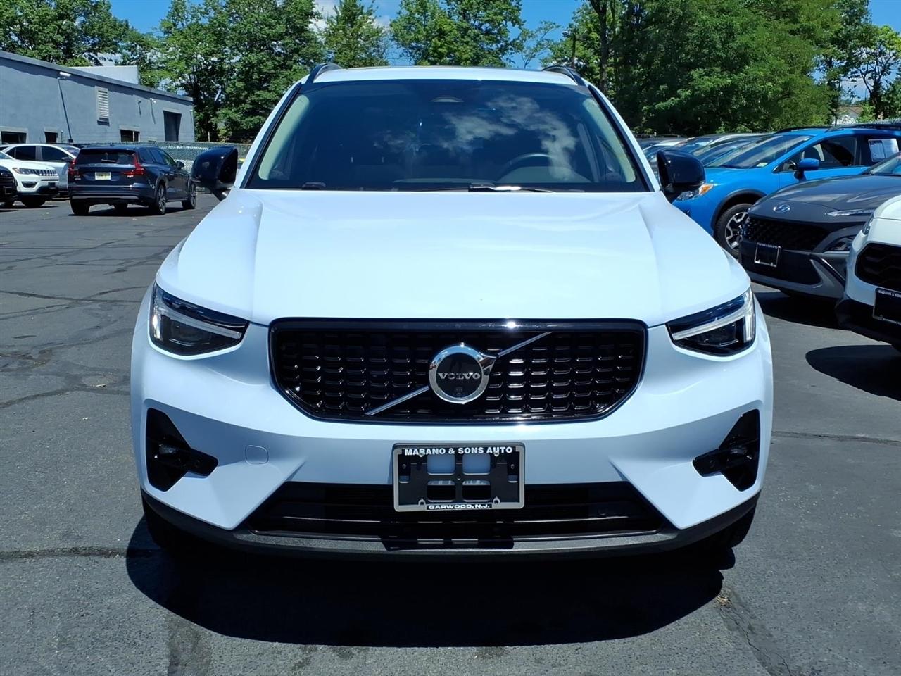 Volvo XC40 B5 AWD Plus 2026