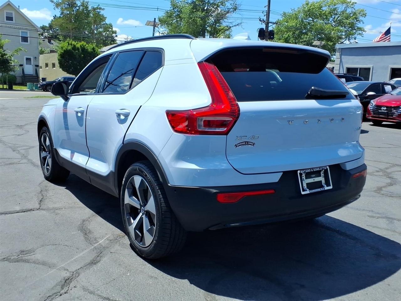 Volvo XC40 B5 AWD Plus 2026