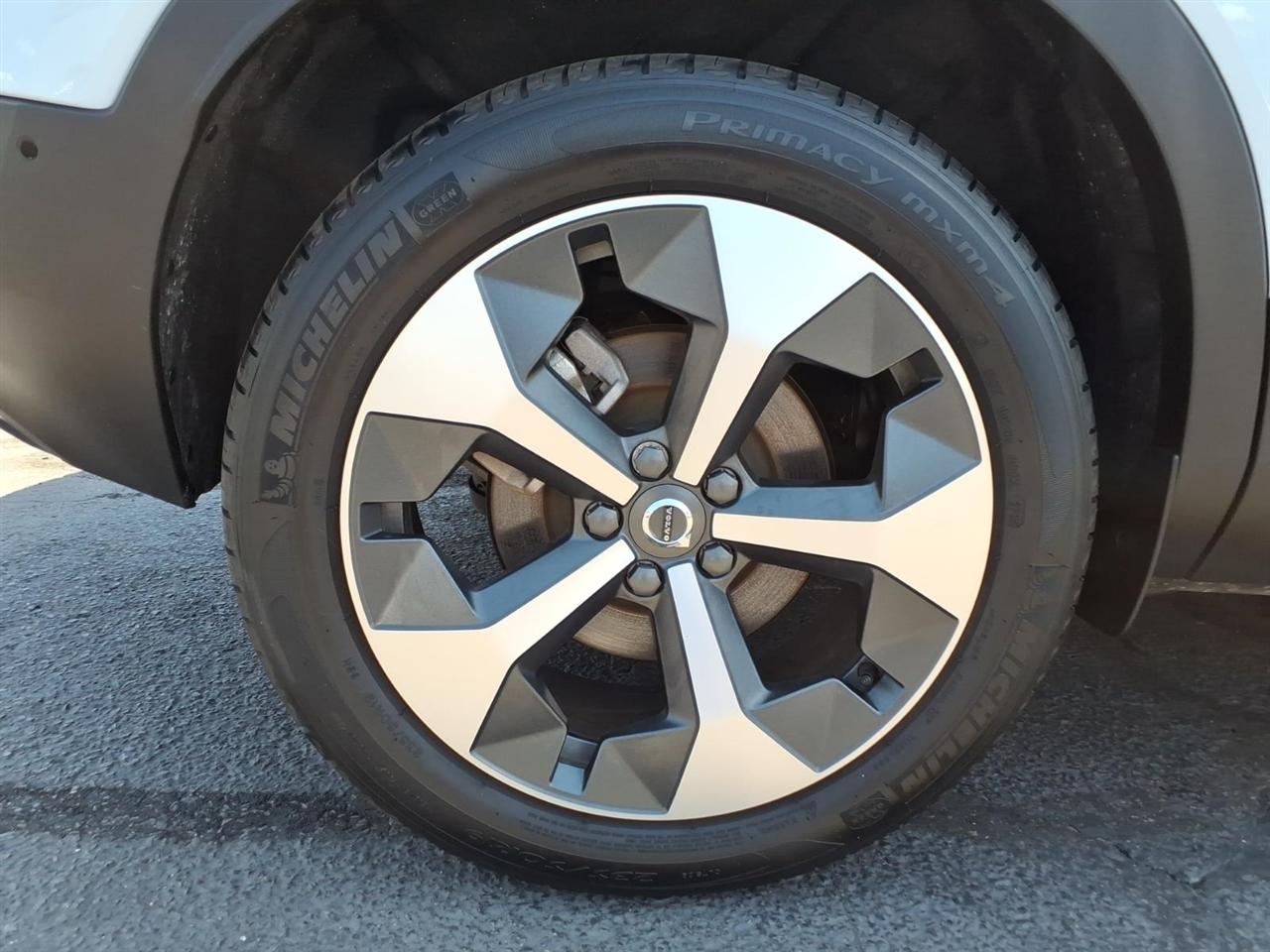 Volvo XC40 B5 AWD Plus 2026