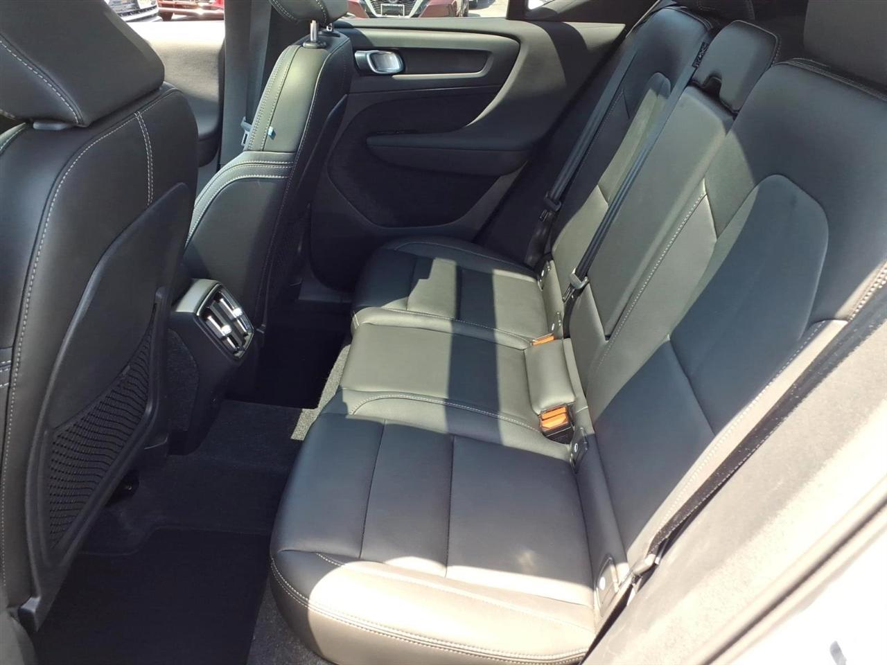 Volvo XC40 B5 AWD Plus 2026