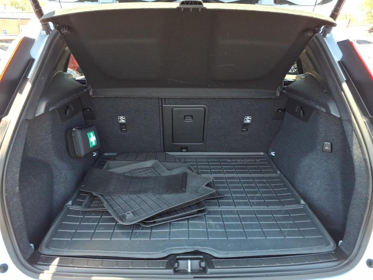 Volvo XC40 B5 AWD Plus 2026