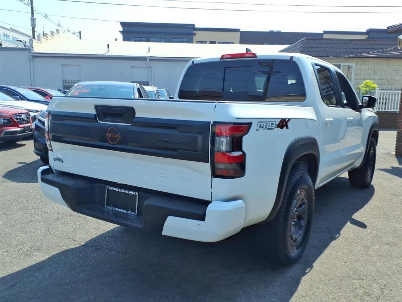 Nissan Frontier Crew Cab 4x4 PRO-4X 2026