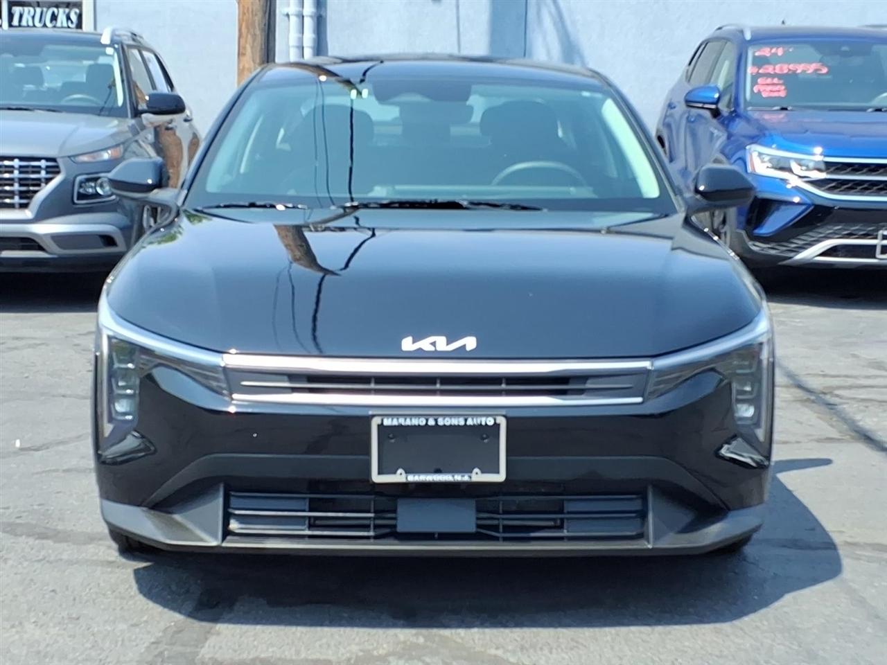 Kia K4 LXS FWD 2025