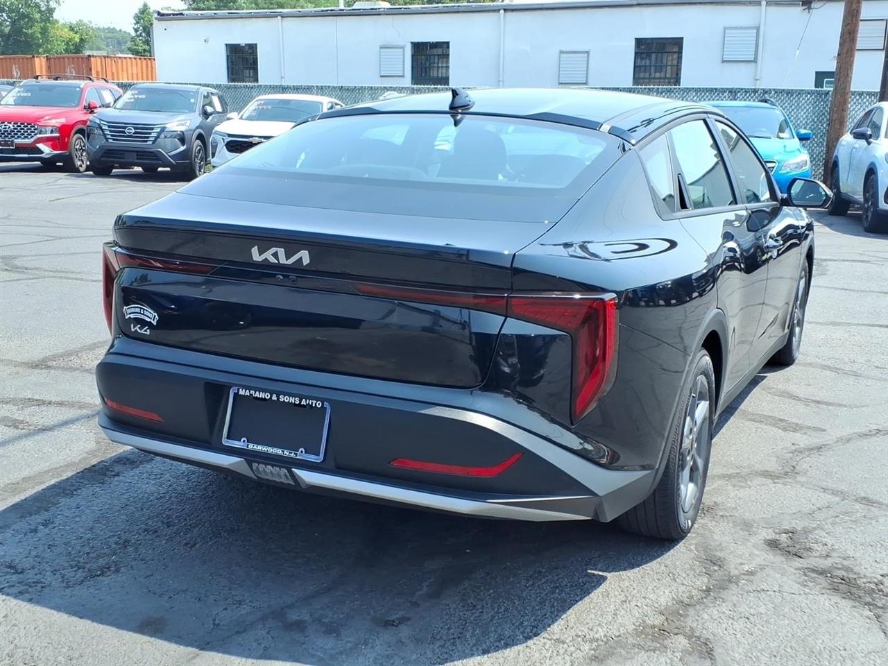 Kia K4 LXS FWD 2025