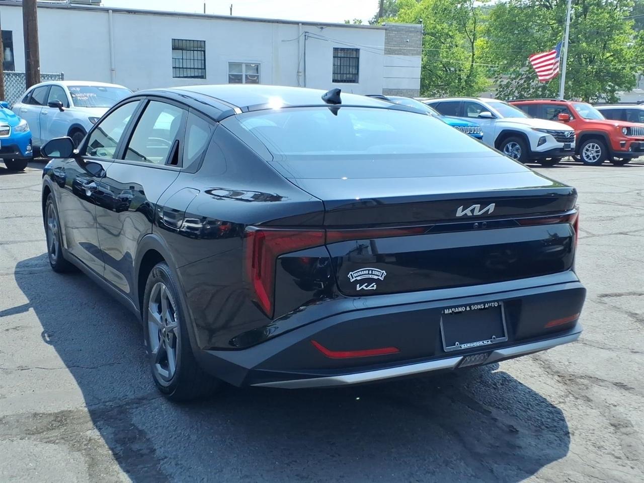 Kia K4 LXS FWD 2025