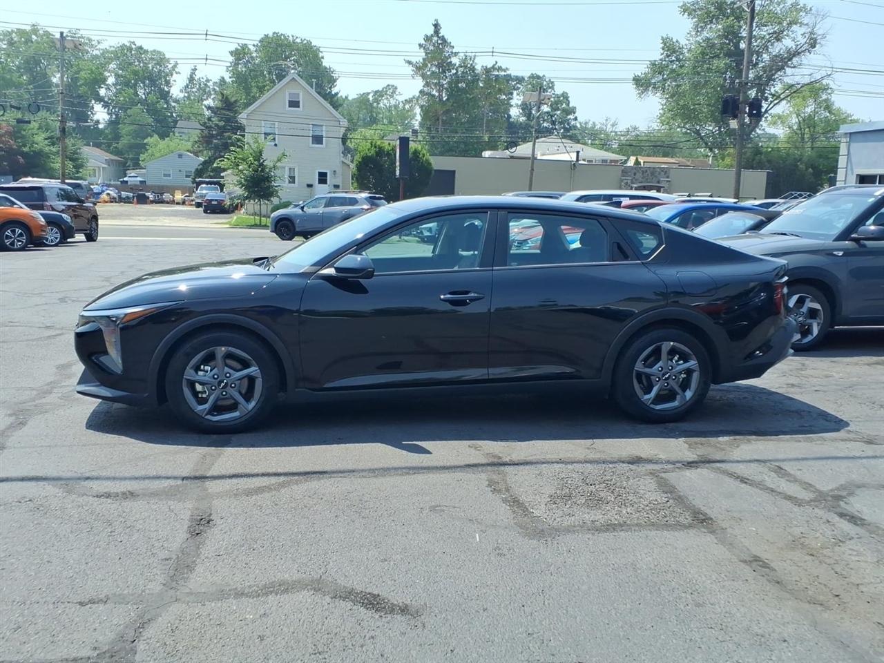 Kia K4 LXS FWD 2025