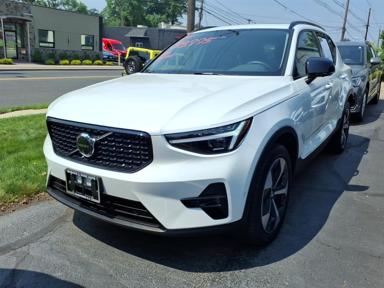 Volvo XC40 B5 AWD Plus 2026