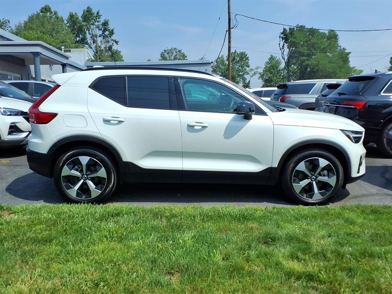 Volvo XC40 B5 AWD Plus 2026