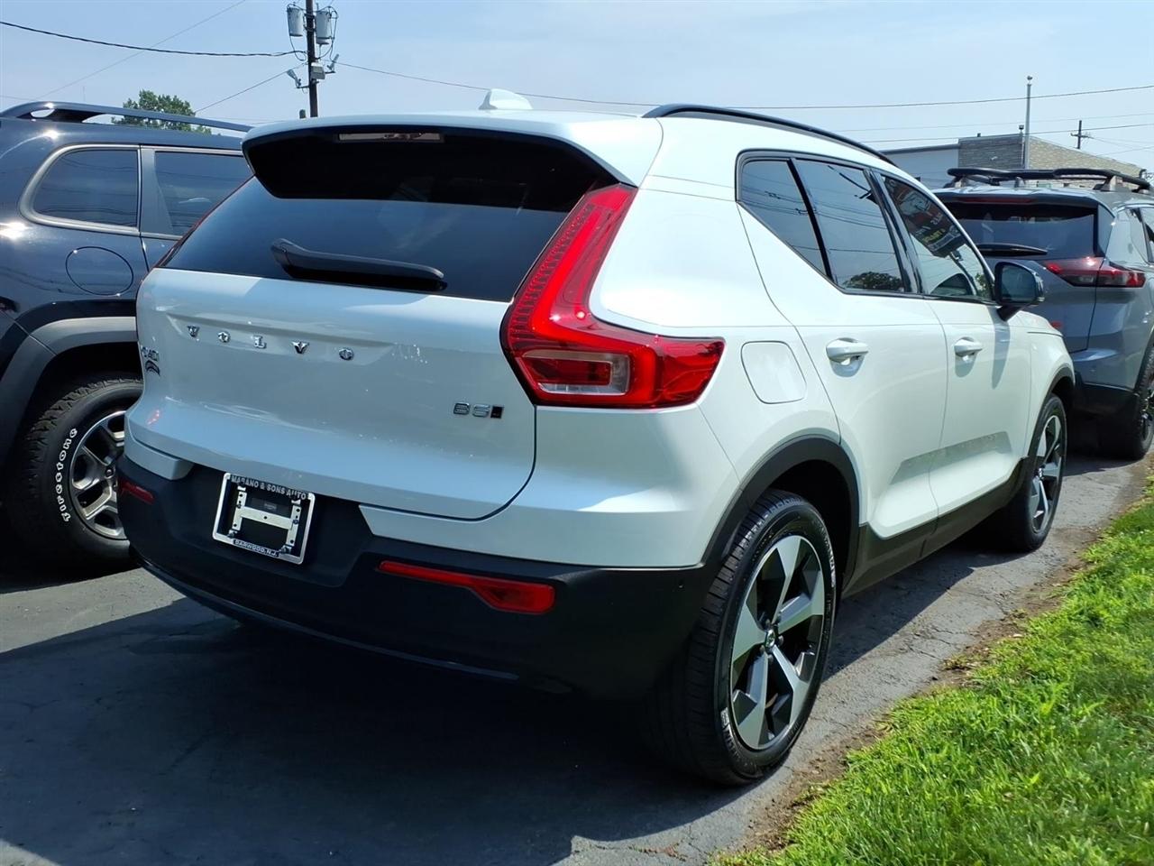 Volvo XC40 B5 AWD Plus 2026