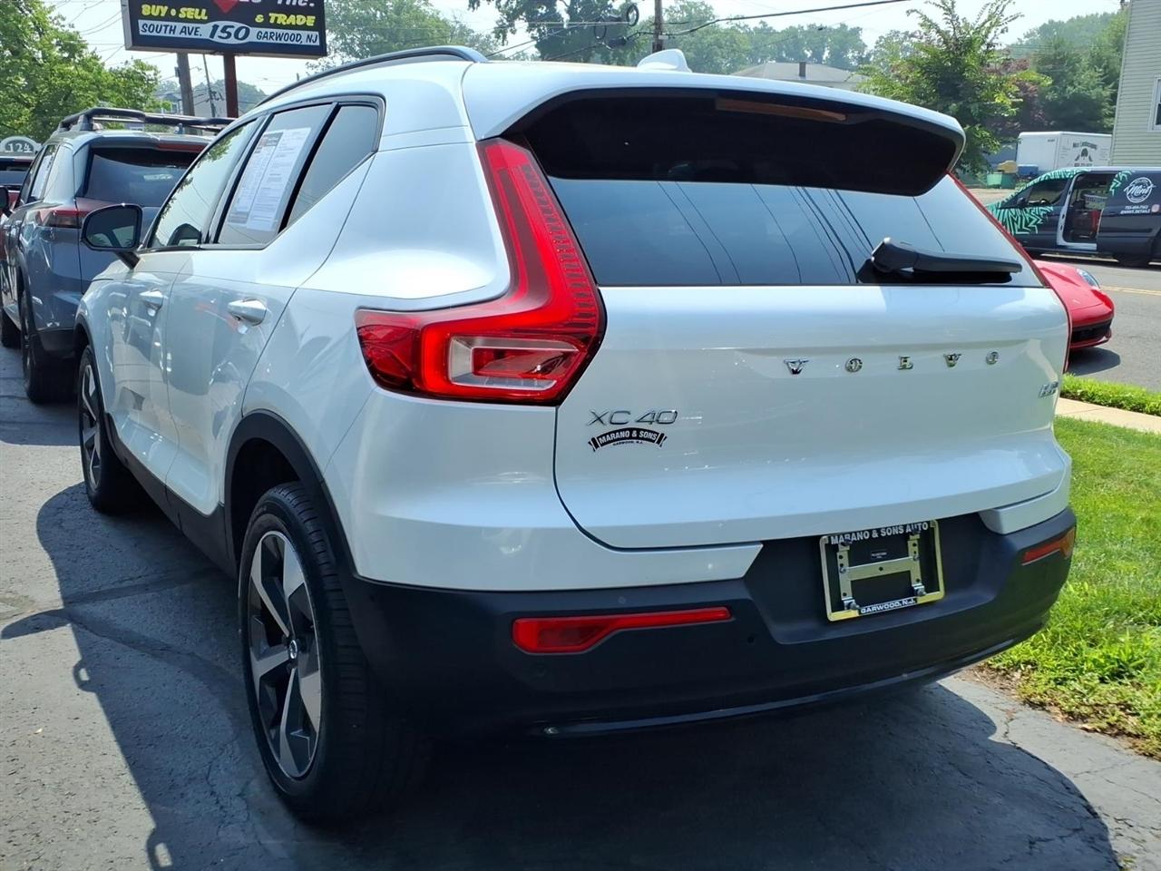 Volvo XC40 B5 AWD Plus 2026