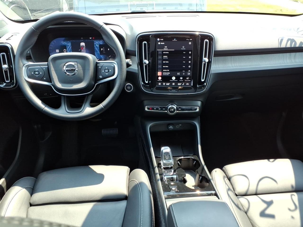 Volvo XC40 B5 AWD Plus 2026