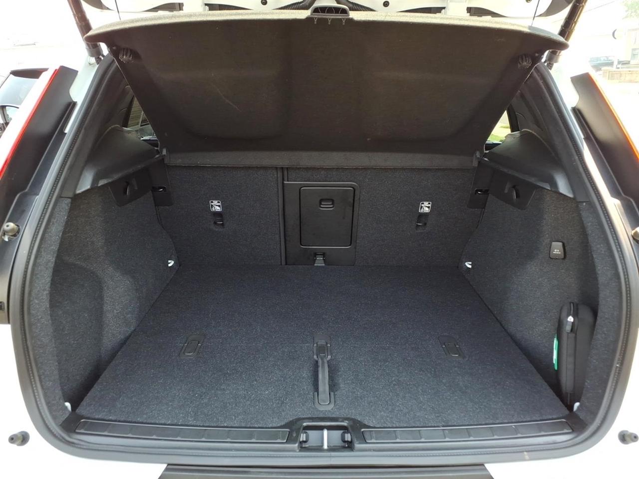 Volvo XC40 B5 AWD Plus 2026