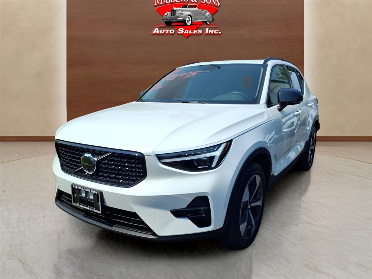 2026 Volvo XC40 B5 AWD Plus