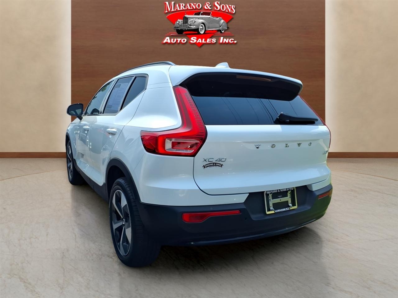 Volvo XC40 B5 AWD Plus 2026