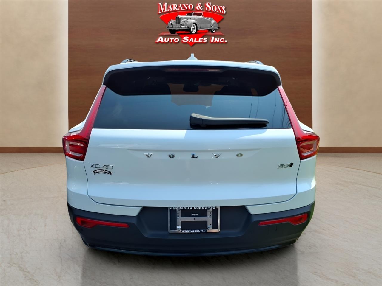 Volvo XC40 B5 AWD Plus 2026