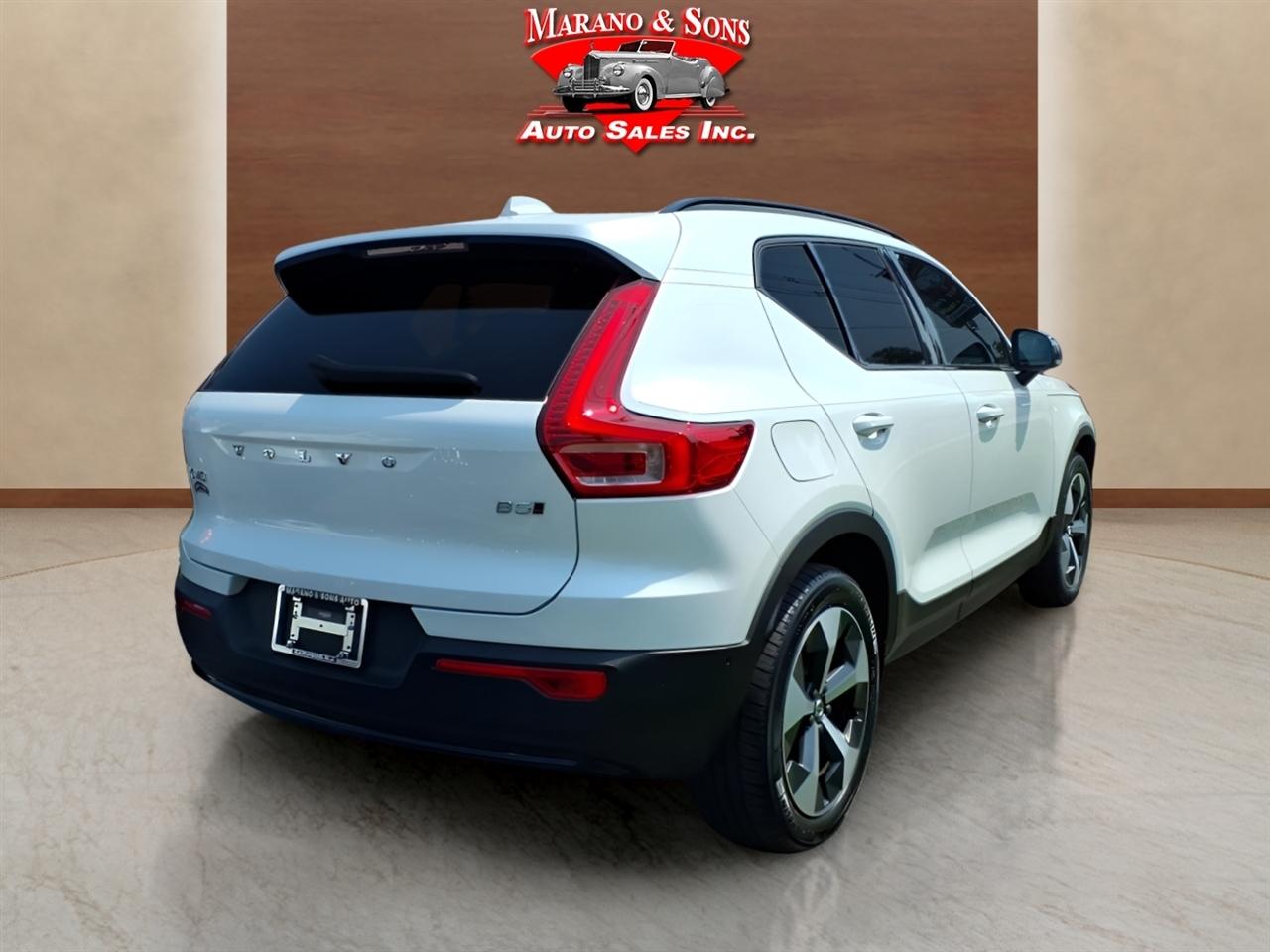 Volvo XC40 B5 AWD Plus 2026