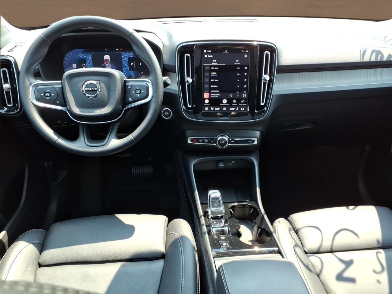 Volvo XC40 B5 AWD Plus 2026