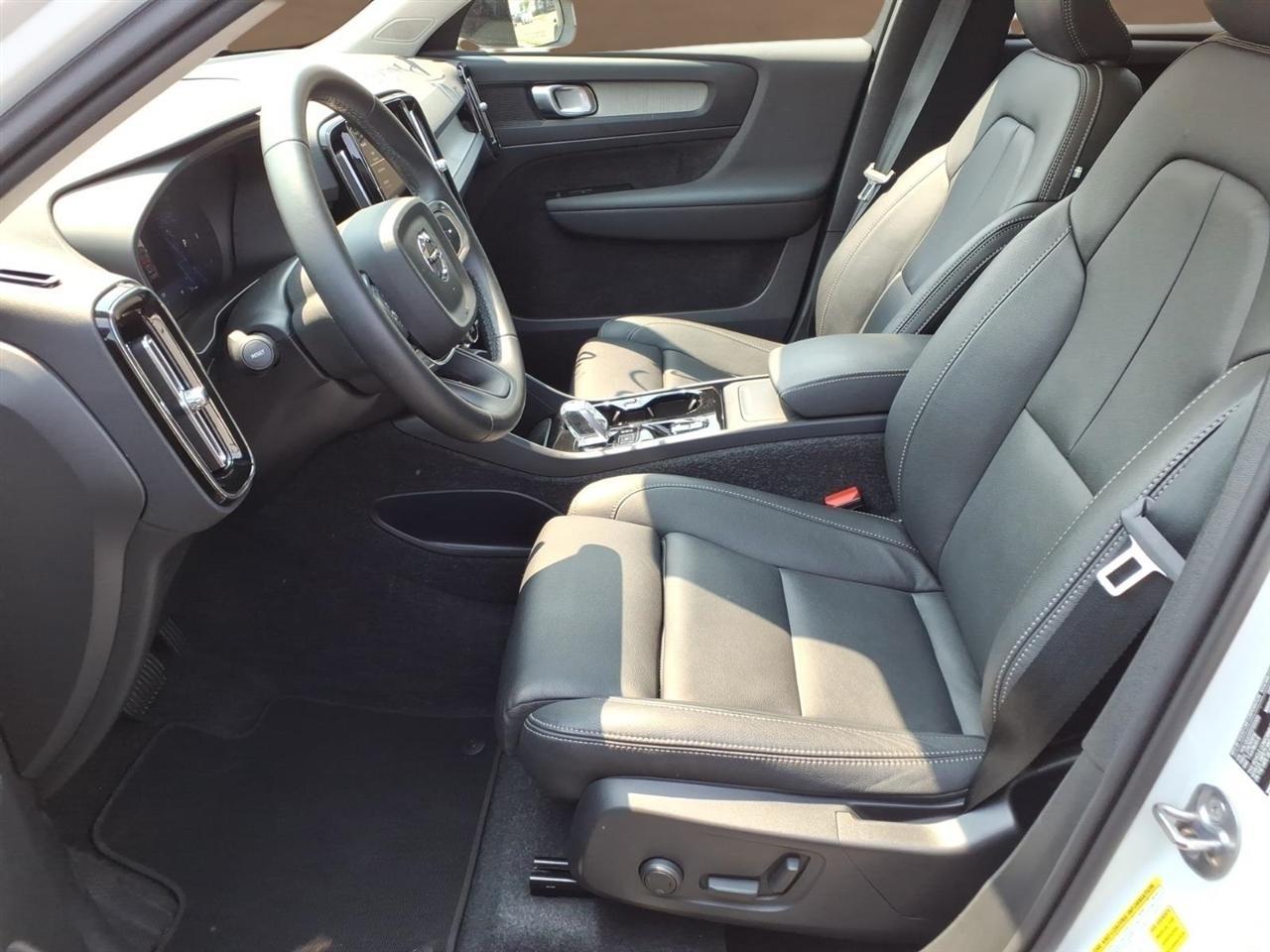 Volvo XC40 B5 AWD Plus 2026