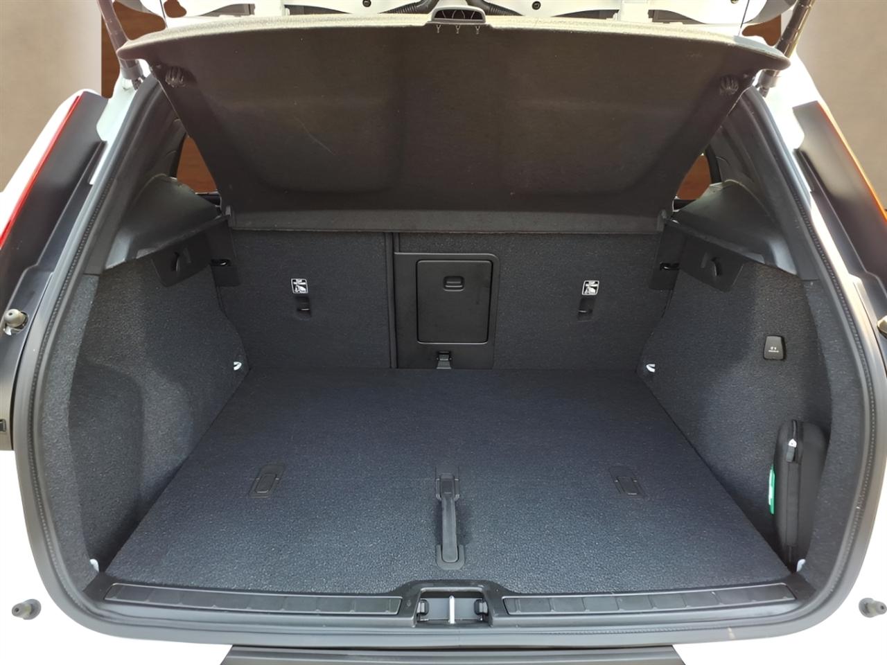 Volvo XC40 B5 AWD Plus 2026